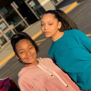 Meet your Posher, Bella